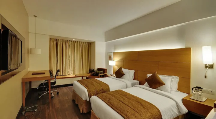 Раджкот: Platinum Hotel
