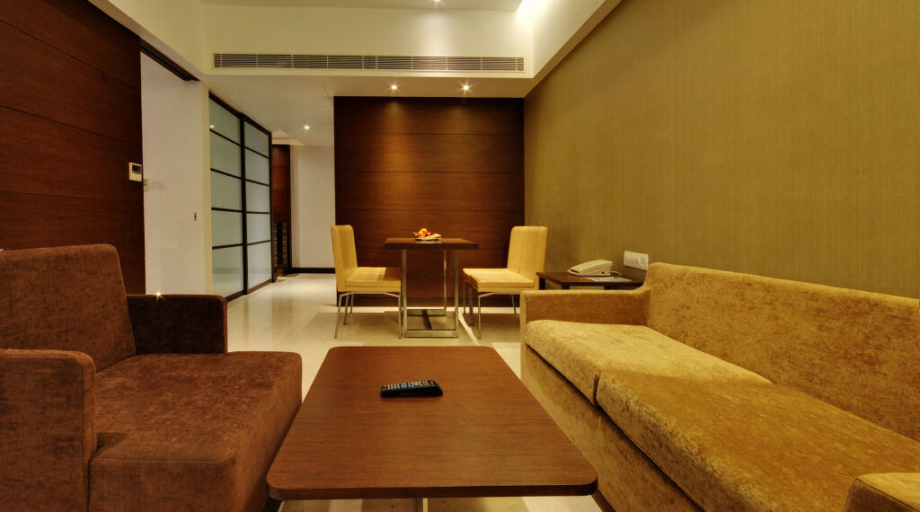 Раджкот: Platinum Hotel