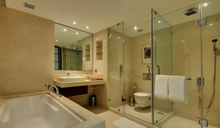 Раджкот: Platinum Hotel