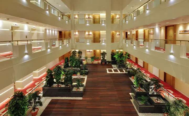 Раджкот: Platinum Hotel