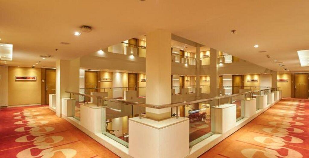 Раджкот: Platinum Hotel