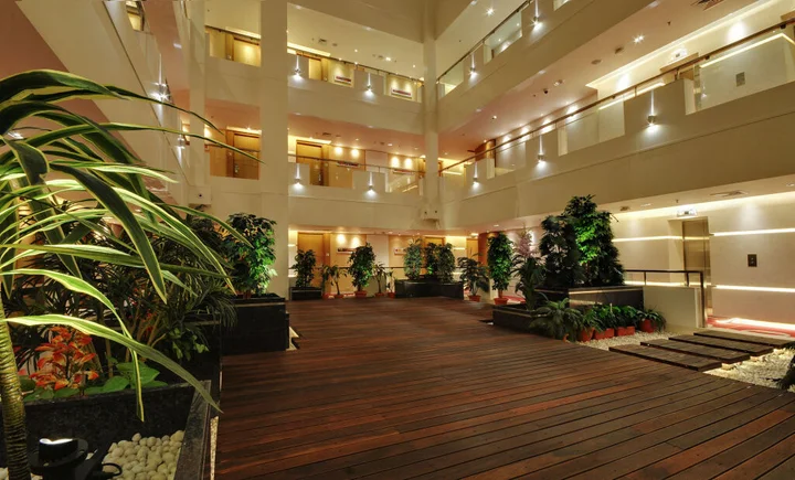 Раджкот: Platinum Hotel