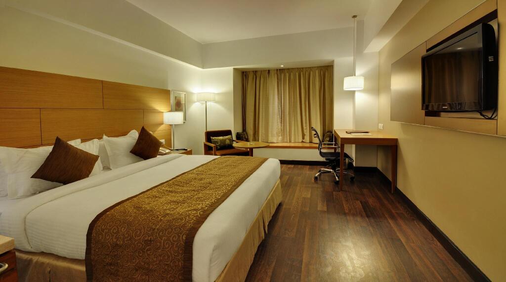 Раджкот: Platinum Hotel