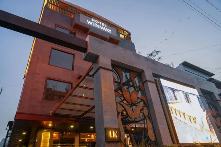 Индаур: Hotel Winway