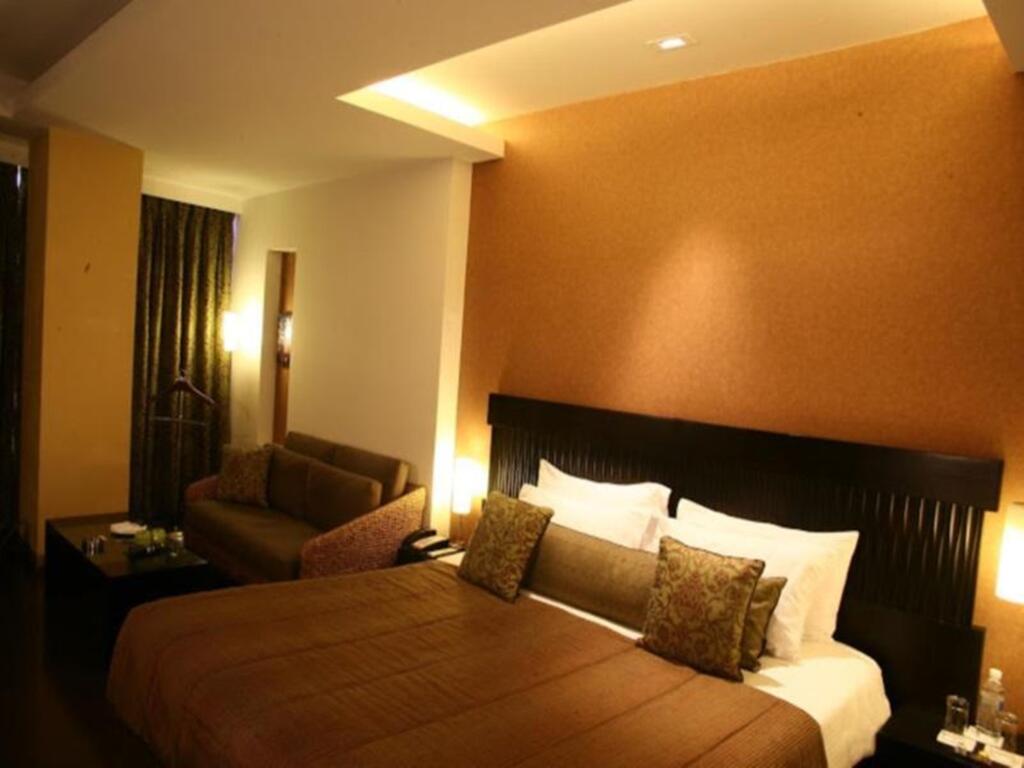 Нойда: Mosaic Original, Noida