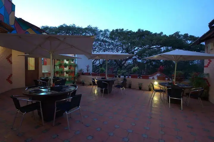 Бангалор: HM Suites & Studios