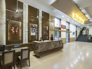 Тхане: GCC Hotel and Club