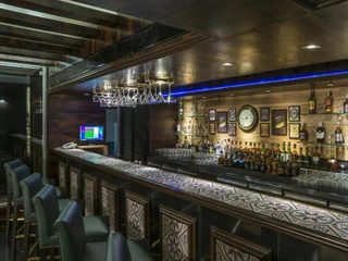 Тхане: GCC Hotel and Club