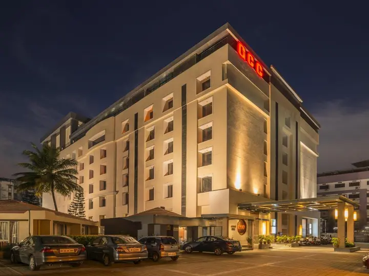 Тхане: GCC Hotel and Club