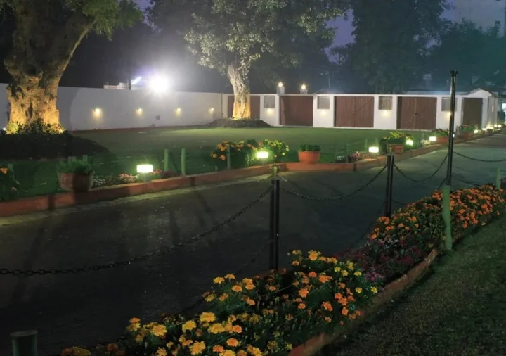 Праяградж: Hotel Harsh Ananda