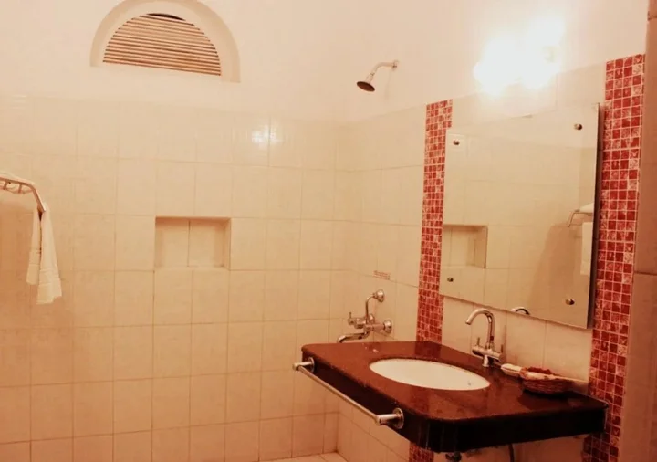 Праяградж: Hotel Harsh Ananda