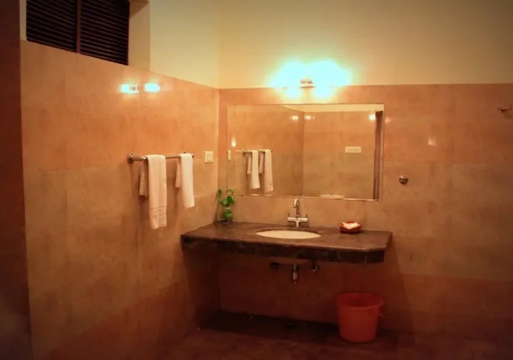 Праяградж: Hotel Harsh Ananda