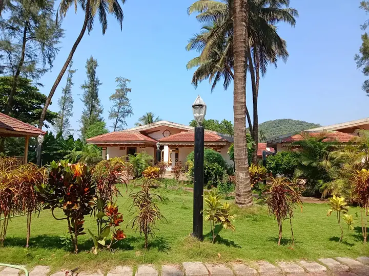 Йесейд: Golden Swan Beach Resort