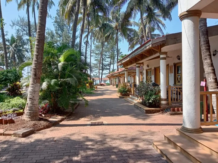 Йесейд: Golden Swan Beach Resort