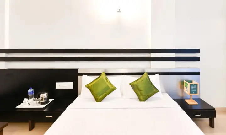 Гандхинагар: Skylon Hotel