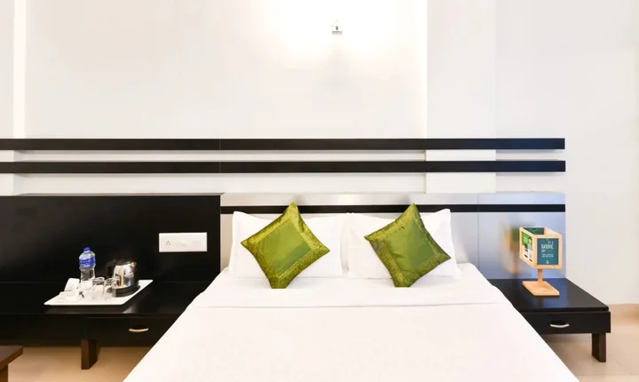Гандхинагар: Skylon Hotel