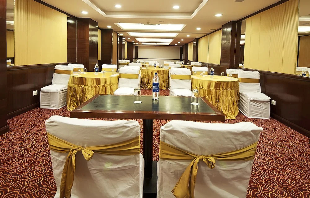 Зиракпур: Golden Plaza Hotel