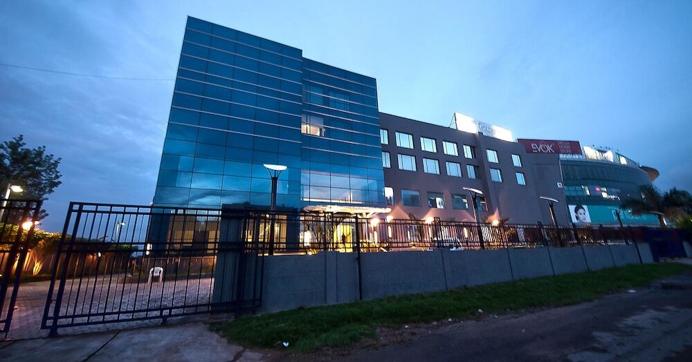 Зиракпур: Golden Plaza Hotel