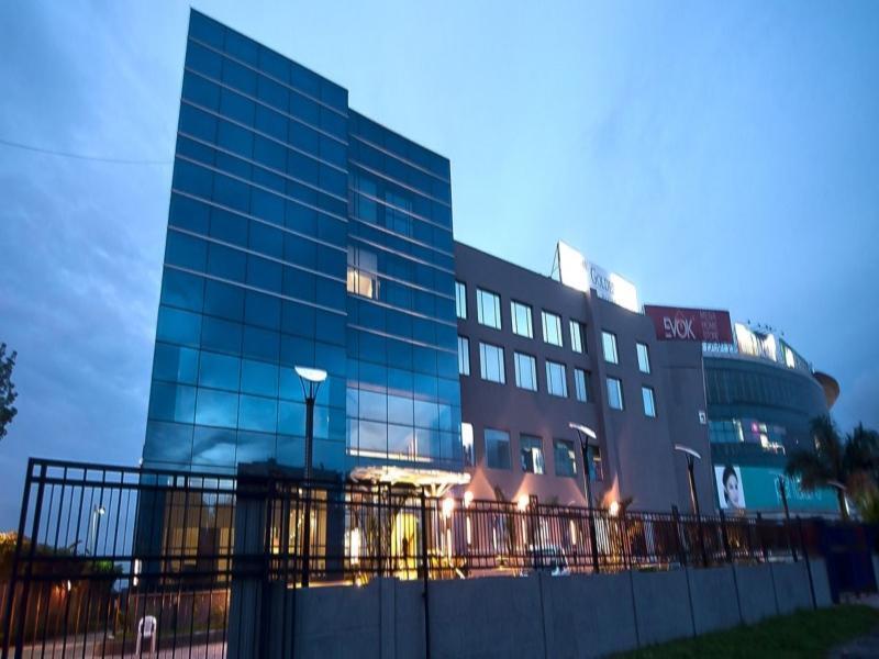 Зиракпур: Golden Plaza Hotel