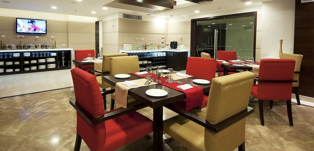 Зиракпур: Golden Plaza Hotel