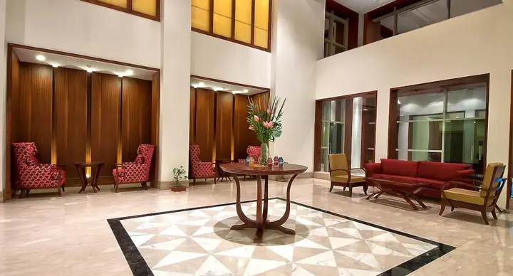 Зиракпур: Golden Plaza Hotel