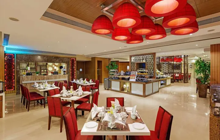 Нашик: Express Inn The Business Luxury Hotel