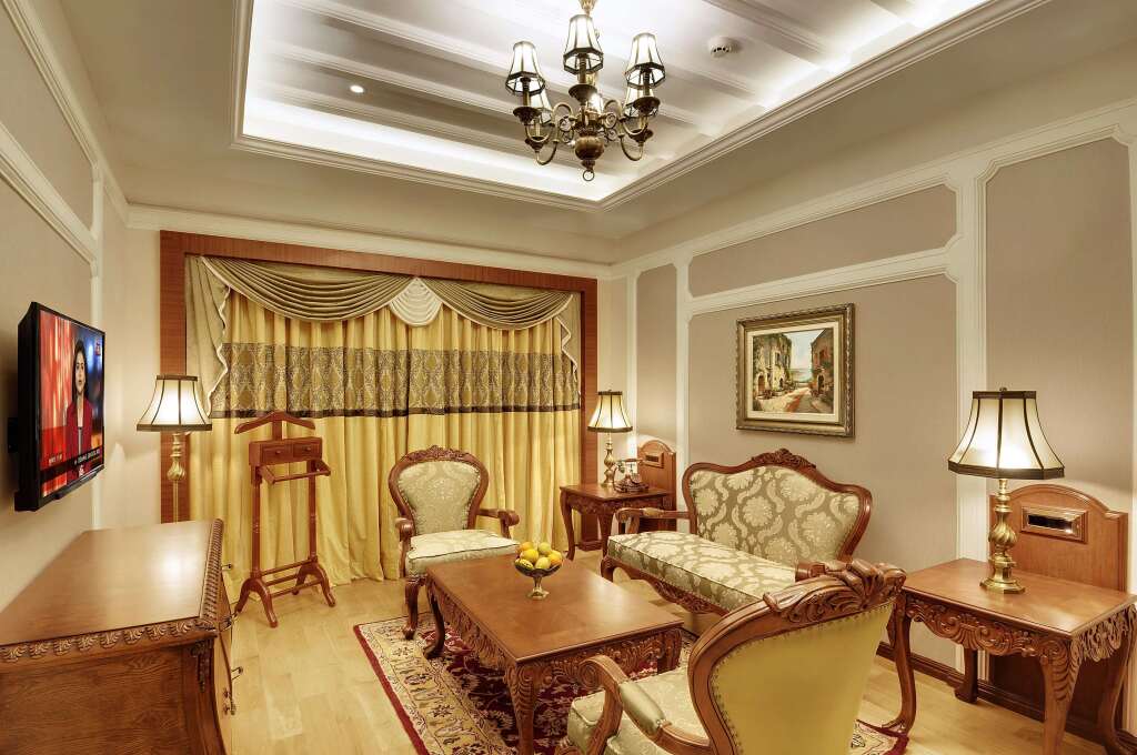 Нашик: Express Inn The Business Luxury Hotel