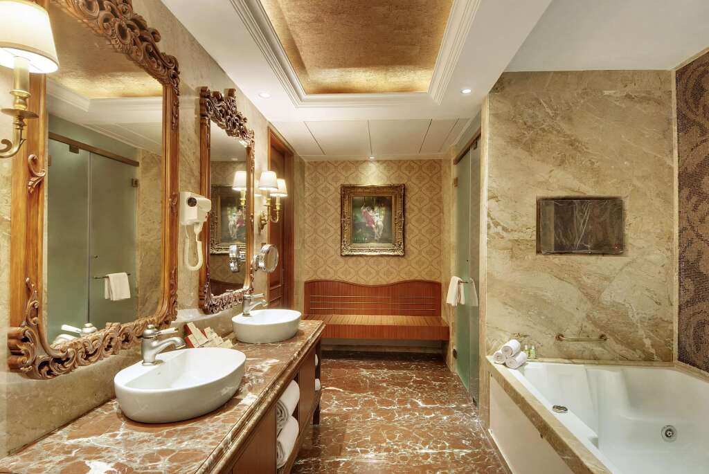 Нашик: Express Inn The Business Luxury Hotel