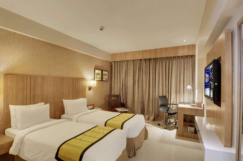 Нашик: Express Inn The Business Luxury Hotel