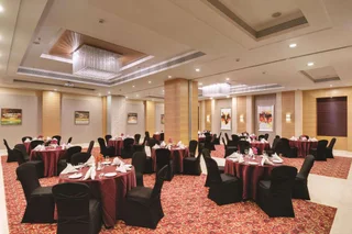 Нашик: Express Inn The Business Luxury Hotel