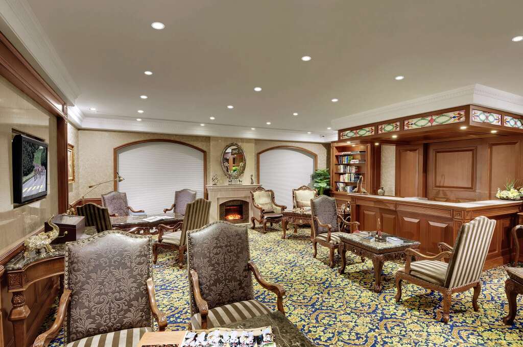 Нашик: Express Inn The Business Luxury Hotel