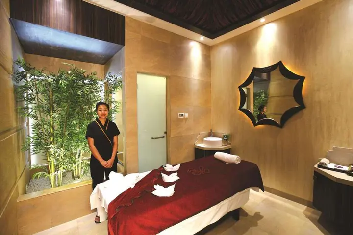 Нашик: Express Inn The Business Luxury Hotel