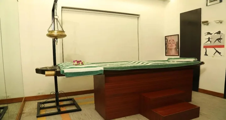 Вакад: Sayaji Pune