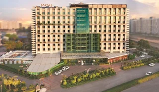 Вакад: Sayaji Pune