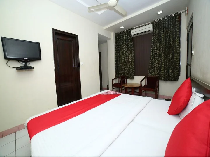 Гвалиор: Hotel Surbhi