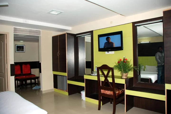 Пудучерри: MGR Regency Hotel