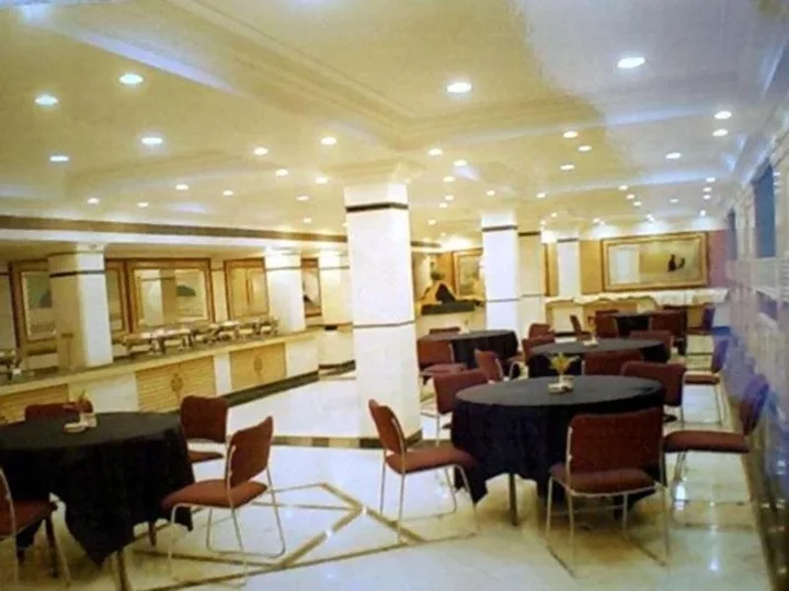 Зиракпур: Hotel Marc Royale