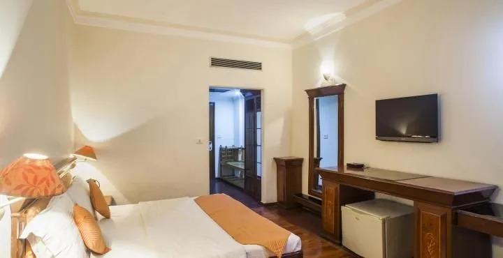 Зиракпур: Hotel Marc Royale