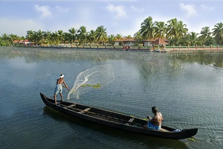 Талайолапарамбу: Kalathil Lake Resort