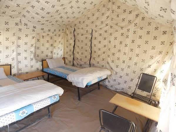 Массури: Raincoat Camp
