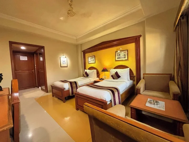 Горакхпур: Hotel Pradeep