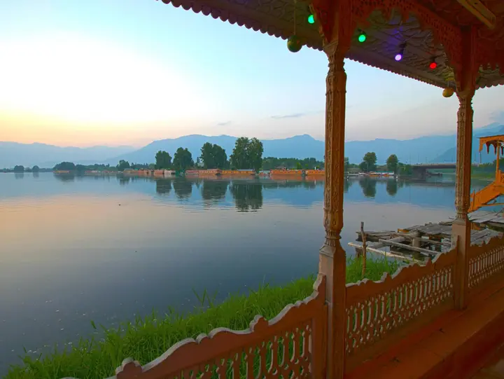 Шринагар: Houseboat New Golden Flower