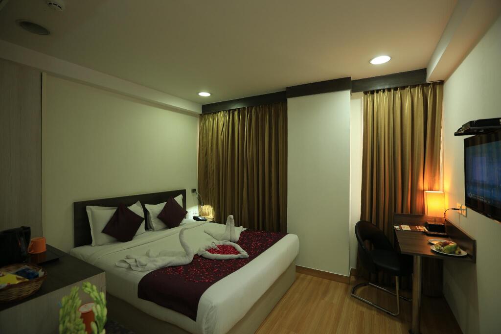 Нойда: Hotel Hyphen Noida