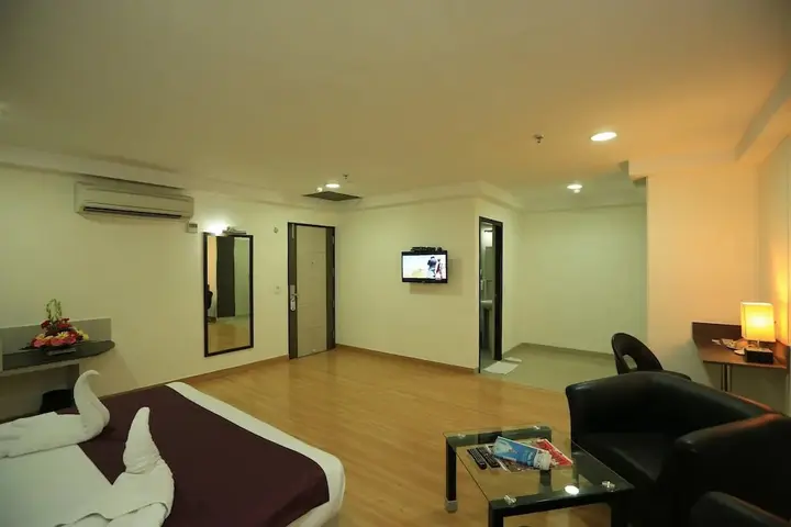 Нойда: Hotel Hyphen Noida
