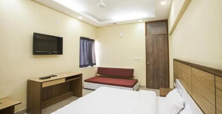 Ахмедабад: Greenwoods Lake Resort & Spa