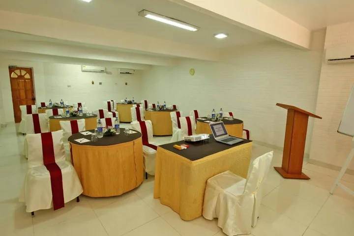 Лонавала: Avion Holiday Resort
