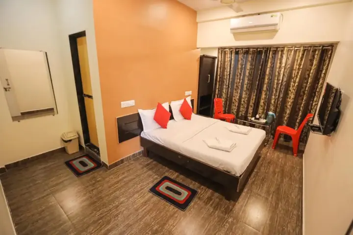 Лонавала: Hotel Sainiwas