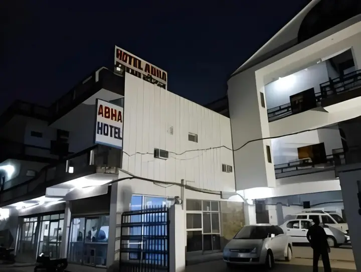 Файзабад: Abha Hotel