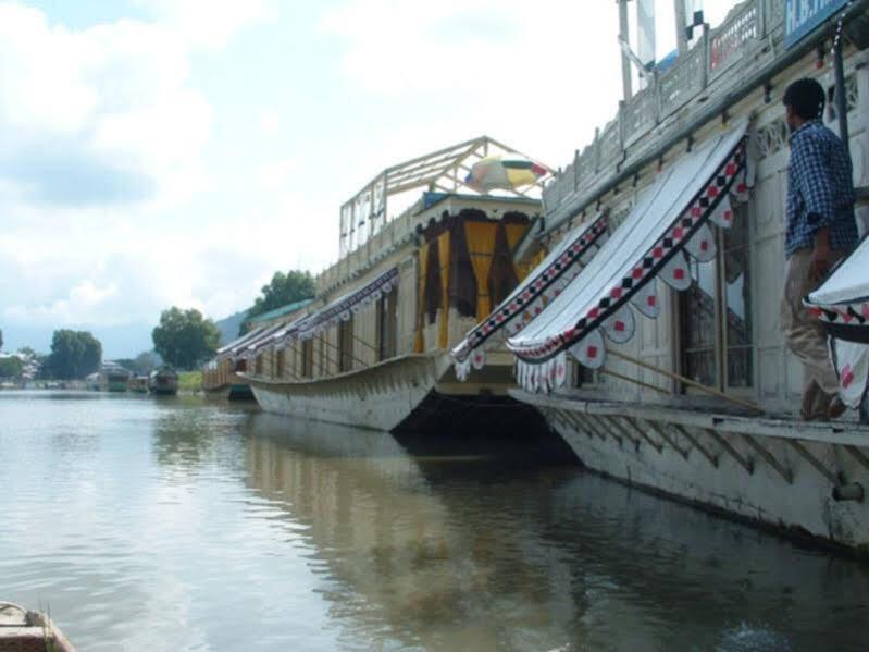 The Shelter Group of Houseboats — фото 4