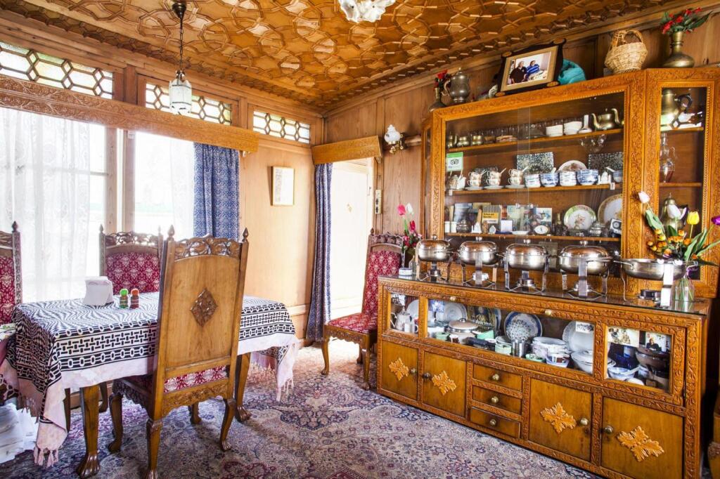 The Shelter Group of Houseboats — фото 1